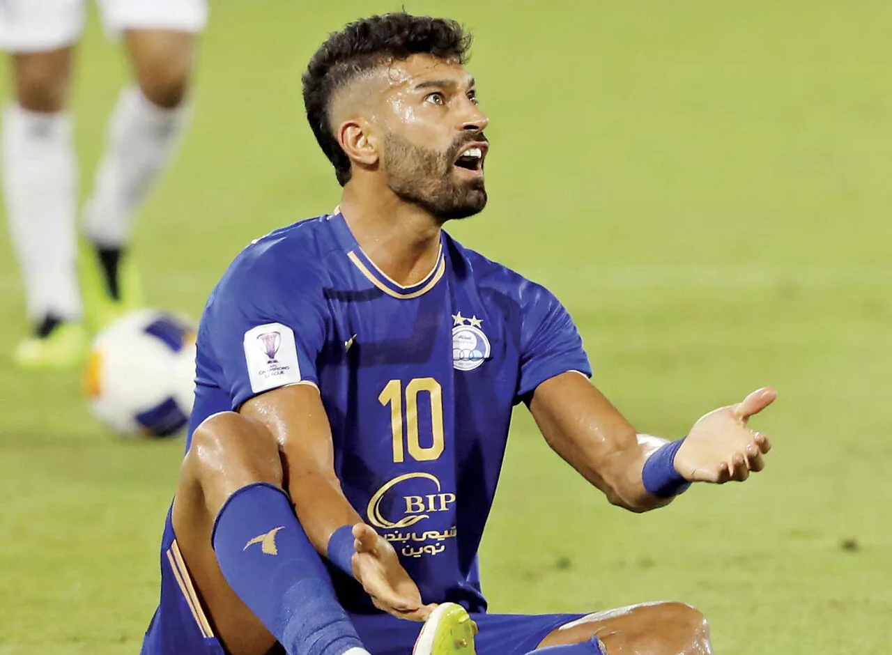 استقلال-بازداشت-شد-جزئیات-سرباز-جنوبی-با-صورت.jpg