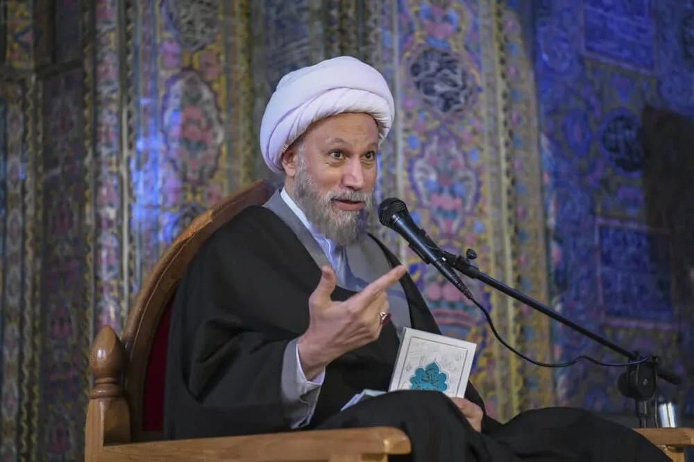 اسلامی-متعلق-به-همه-مردم-است.jpg