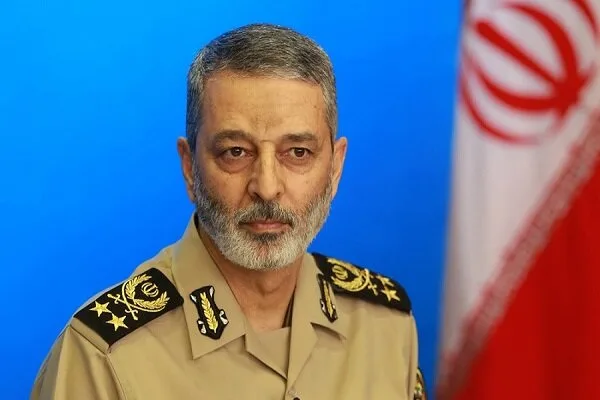 موسوی-آنهایی-که-ژن-فداکاری-دارند،-لباس-سربازی-بر.jpg