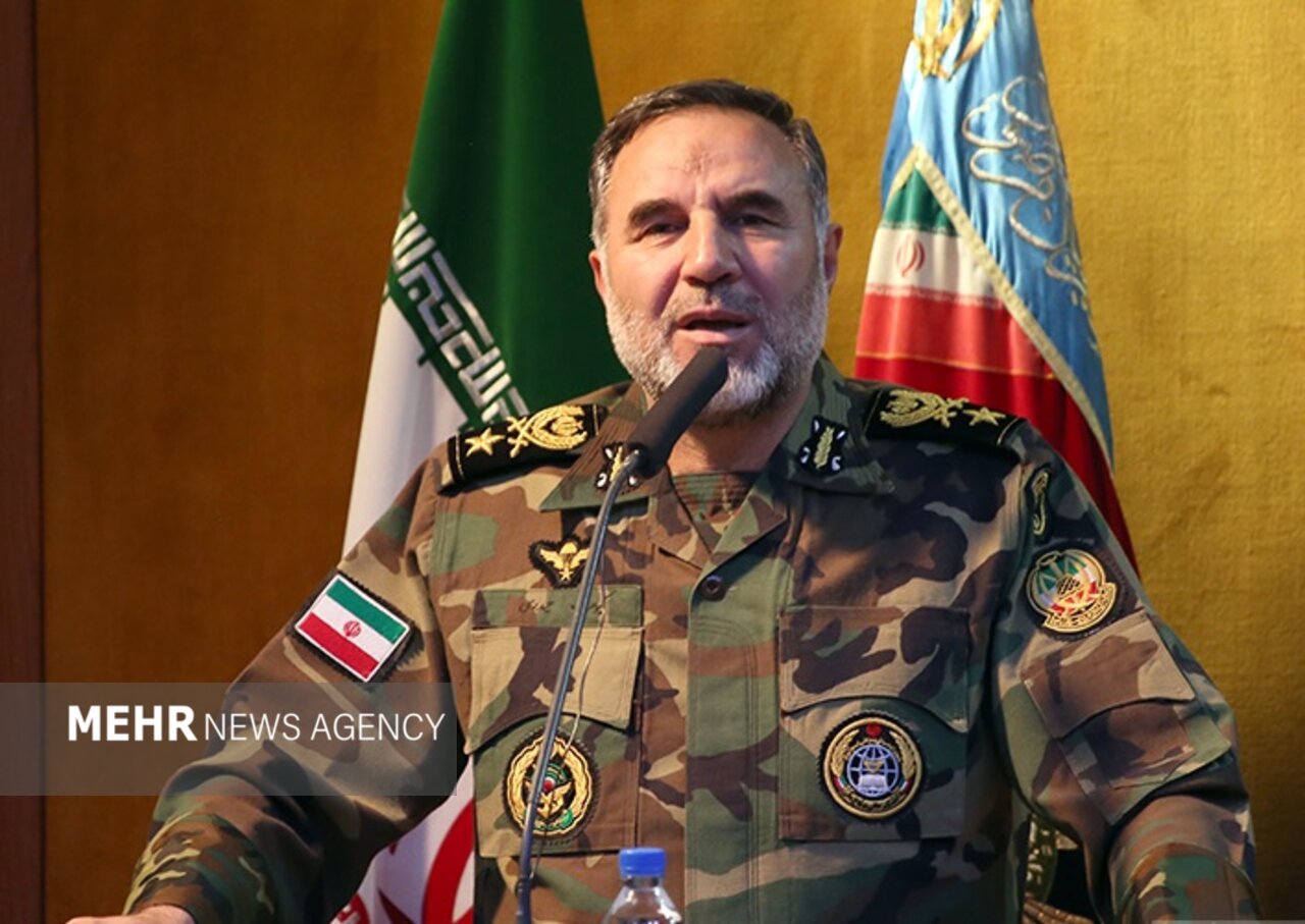 امیر حیدری: نزاجا به یک نیروی خروشان و هجومی تبدیل شده است