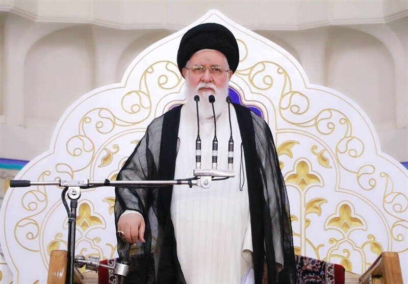 در خانواده ما به رهبری «آقا» گفته می‌شود نه «آقای خامنه‌ای» | یک سیاست‌مداری پیش من ۵ بار به جای «مقام معظم رهبری» گفت آقای خامنه‌ای این یعنی…