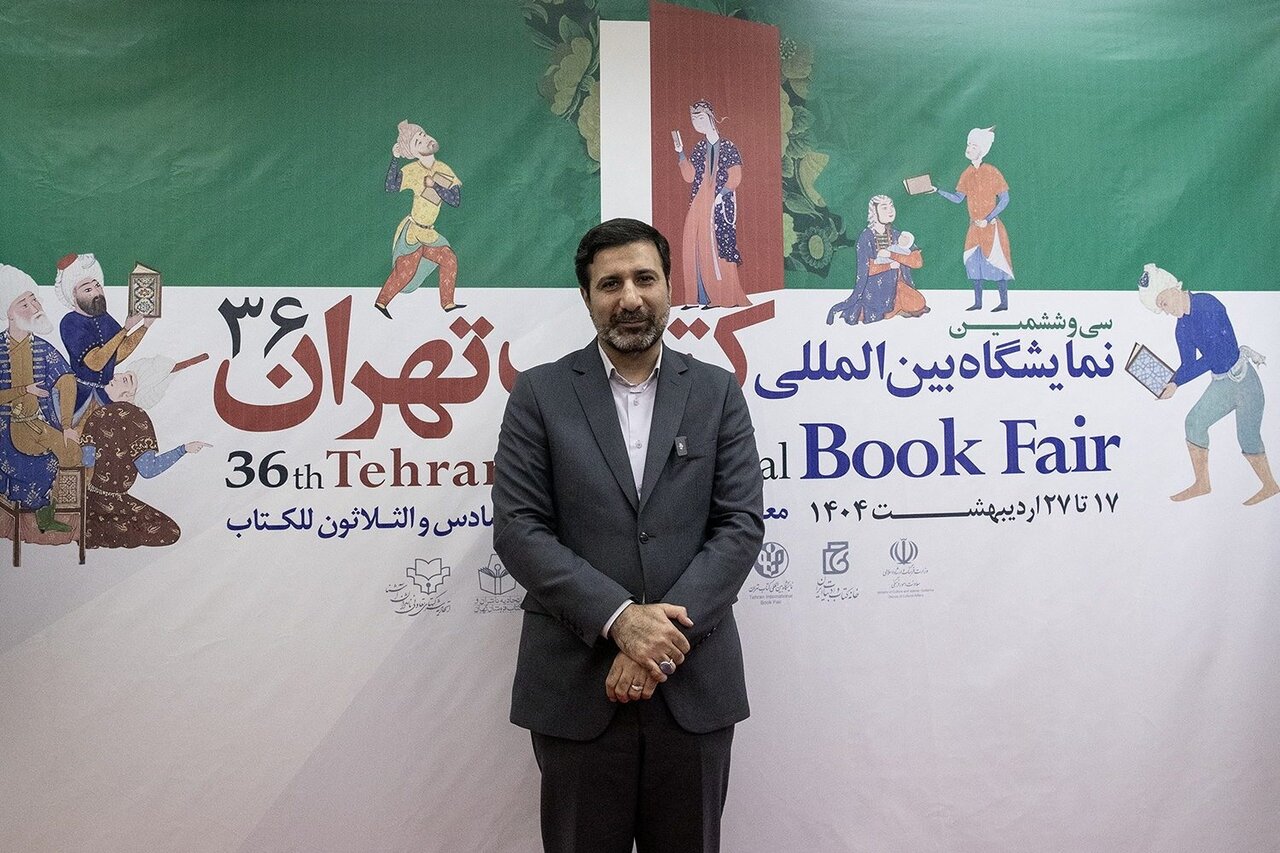 سخنگو شورای نگهبان در نمایشگاه کتاب هم خواستار مطالعه قانون اساسی شد سخنگو شورای نگهبان در نمایشگاه کتاب هم خواستار مطالعه قانون اساسی شد