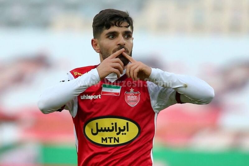 پرسپولیس هافبک سابق خود را جذب می کند پرسپولیس هافبک سابق خود را جذب می کند