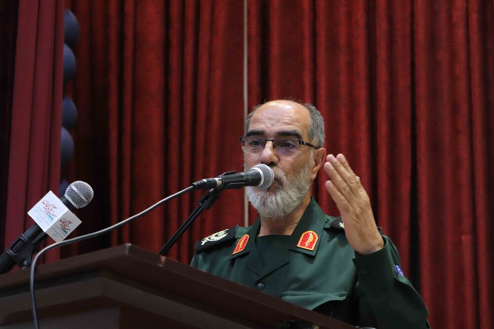 پیام تبریک فرمانده سپاه عاشورا بعد از قهرمانی تراکتور پیام تبریک فرمانده سپاه عاشورا بعد از قهرمانی تراکتور