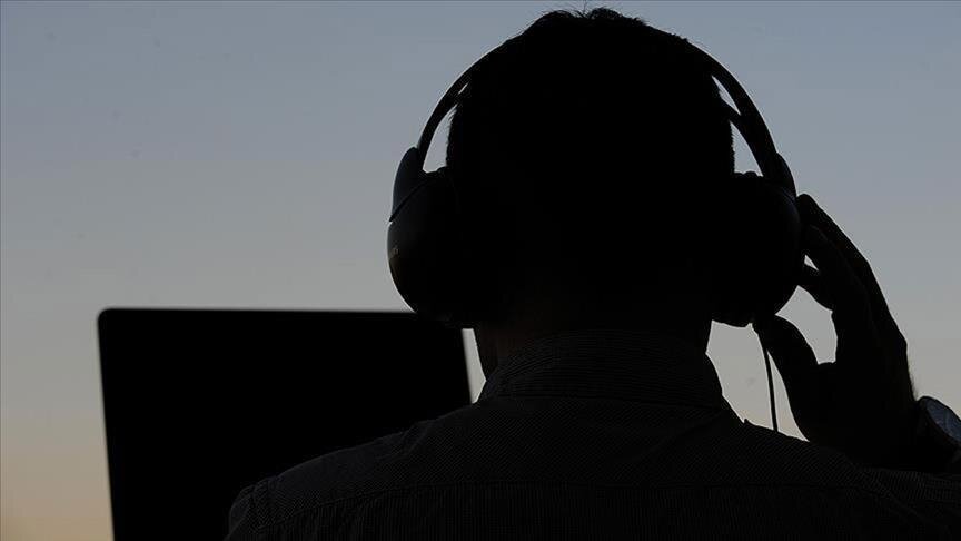 ستون پنجم دشمن را جدی بگیرید!