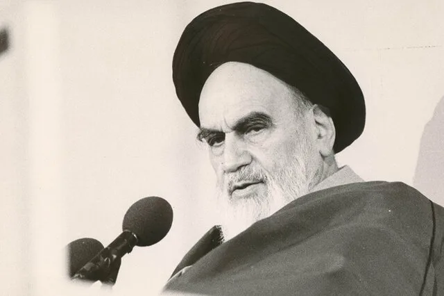 چهار-ویژگی-بارز-شخصیت-امام-خمینی-ره-از-زبان-یک.jpg