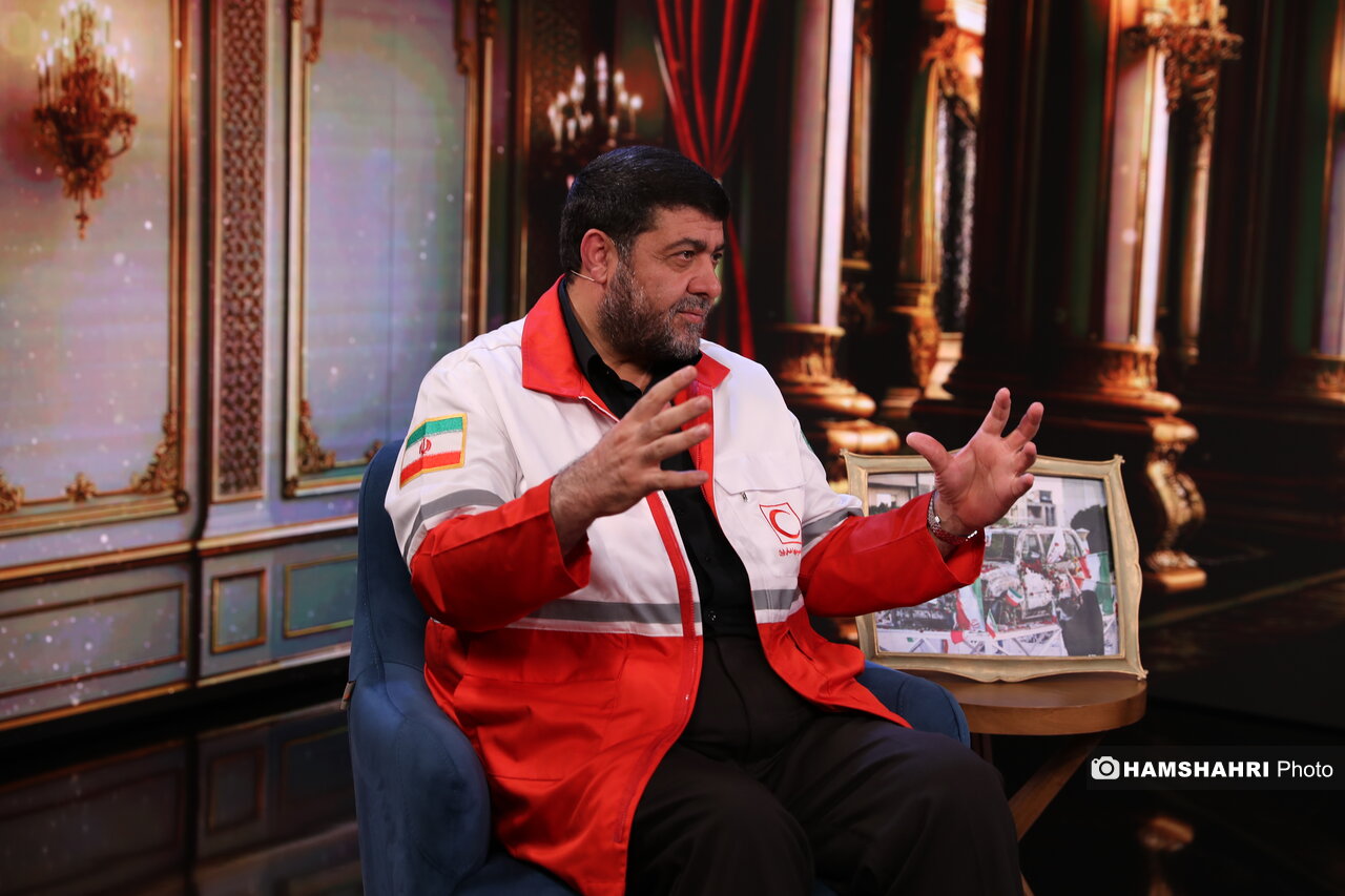 رئیس جمعیت هلال احمر: حتی به آمبولانس و بالگردمان حمله کردند | بزرگ‌ترین چالش امدادرسانی در تهران چیست؟