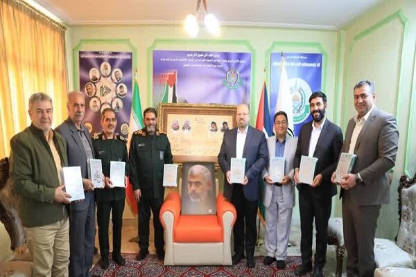 غزّه و نیشابور را هم­پایه می­‌دیدم؛ بارها ویران شده‌­اند و بارها آباد